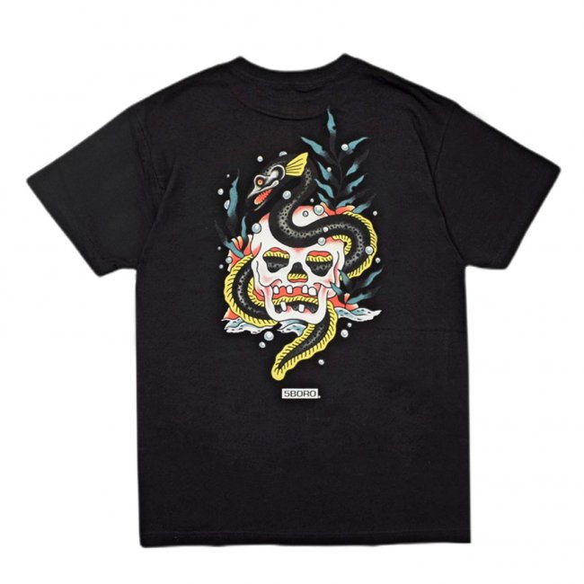 <img class='new_mark_img1' src='https://img.shop-pro.jp/img/new/icons5.gif' style='border:none;display:inline;margin:0px;padding:0px;width:auto;' />5BORO SKULL & EEL TEE / BLACK (ファイブボロ/Tシャツ)