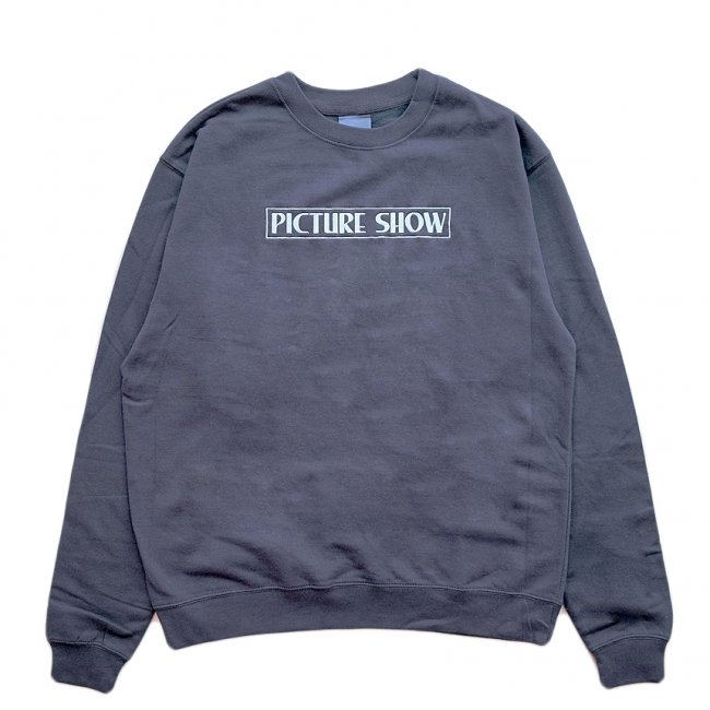 <img class='new_mark_img1' src='https://img.shop-pro.jp/img/new/icons5.gif' style='border:none;display:inline;margin:0px;padding:0px;width:auto;' />PICTURE SHOW VHS CREWNECK / NAVY (ピクチャーショークルーネックスウェット)