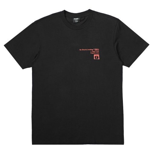 <img class='new_mark_img1' src='https://img.shop-pro.jp/img/new/icons5.gif' style='border:none;display:inline;margin:0px;padding:0px;width:auto;' />HOCKEY NO ONE IS LOOKING TEE / BLACK (ۥå ȾµT)
