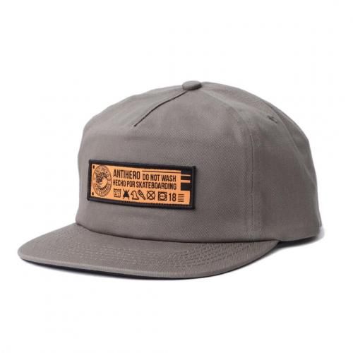 <img class='new_mark_img1' src='https://img.shop-pro.jp/img/new/icons5.gif' style='border:none;display:inline;margin:0px;padding:0px;width:auto;' />ANTI HERO HECHO POR SKATE SNAPBACK CAP / GREY (ҡ/å)