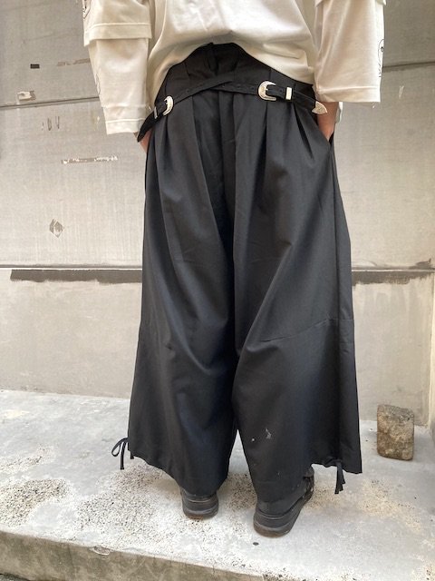 Leh gimmick wide trousers-