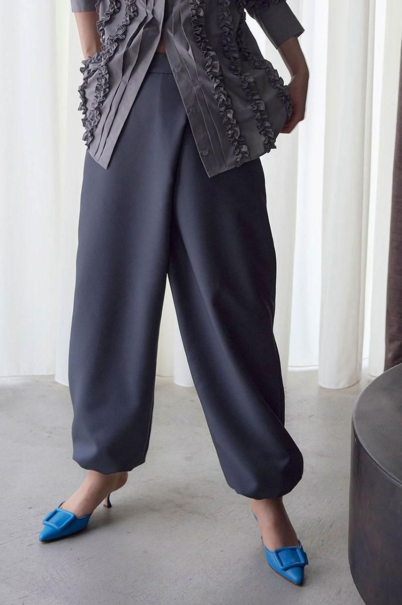 meer. メーア WRAP BALLOON PANTS チャコール-