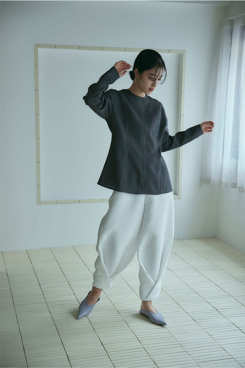 STITCH LINE TOP /CHARCOAL - MEER.