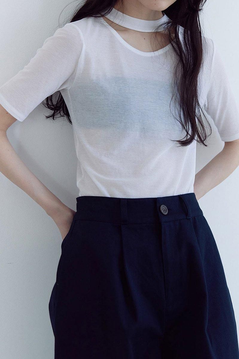 NECK SLIT SHEER TOP /WHT