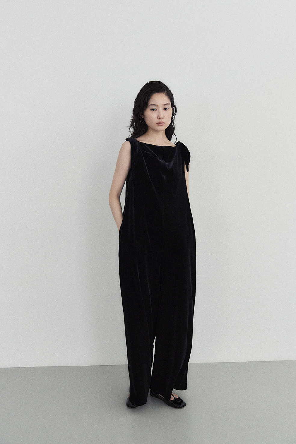 VELOUR ROMPERS /BLK