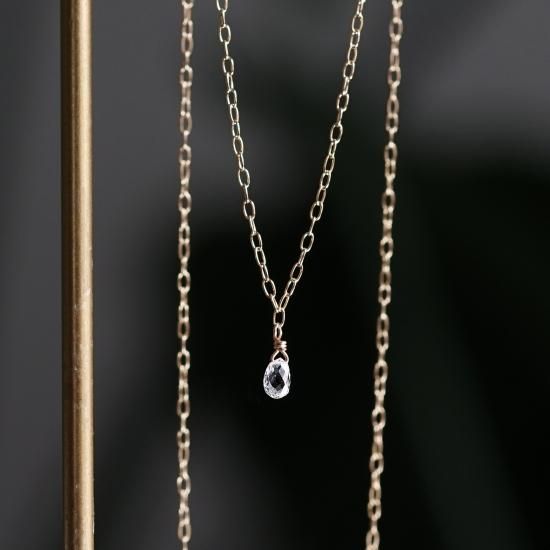 K18ダイヤモンドのブリオレットドロップ一粒ネックレス ~Mariette K18ダイヤモンドのブリオレットドロップ一粒ネックレス ~Mariette