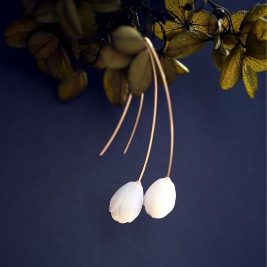 白蝶貝の花つぼみピアス Luana リパッティジュエリー 白蝶貝の花つぼみピアス Luana リパッティジュエリー
