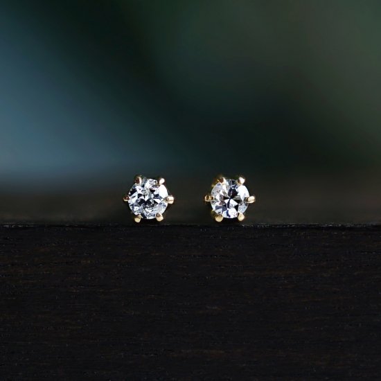 【K18】ダイヤモンド0.06ct×2(計0.12ct) 一粒ピアスダイヤモンド