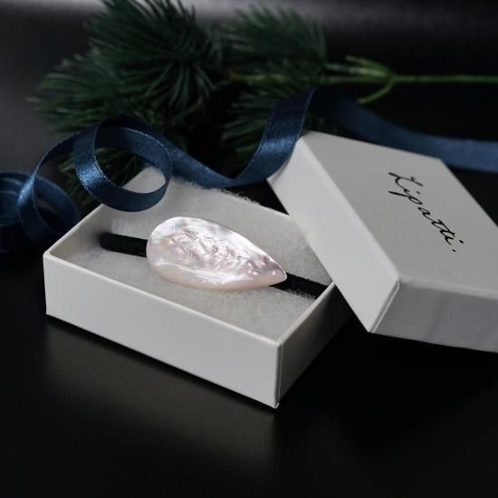 絹色の雫☆大粒白蝶貝のペアシェイプヘアゴム ～白妙（しろたえ）