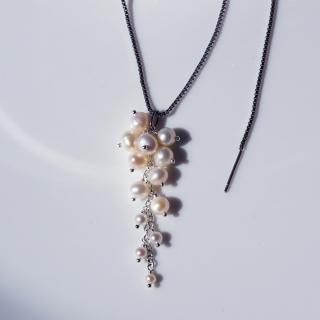 淡水真珠による白藤のネックレス・サージカルステンレスネックレス・スライド60cm 〜白藤(しらふじ)