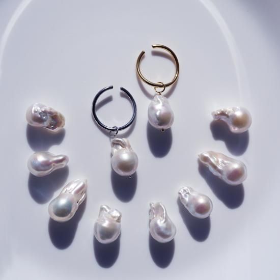 片方販売】大粒バロック淡水真珠のステンレスイヤーカフ・ピアス可