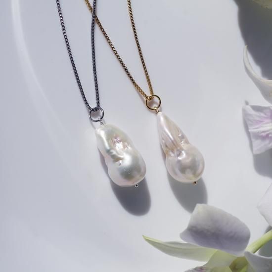 大粒バロック淡水真珠のサージカルステンレス60cmスライドネックレス