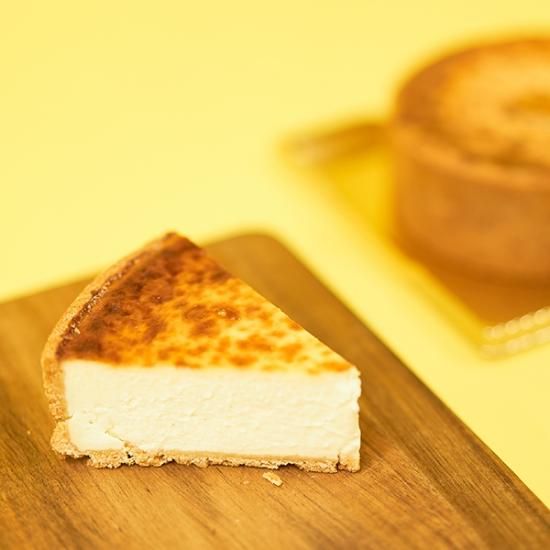 来店〉ベイクドチーズケーキ 4号，6号 - サンニコラ｜SAINT