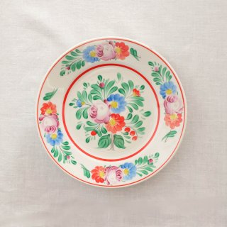 バラとヒナギクの絵皿／ハンガリー