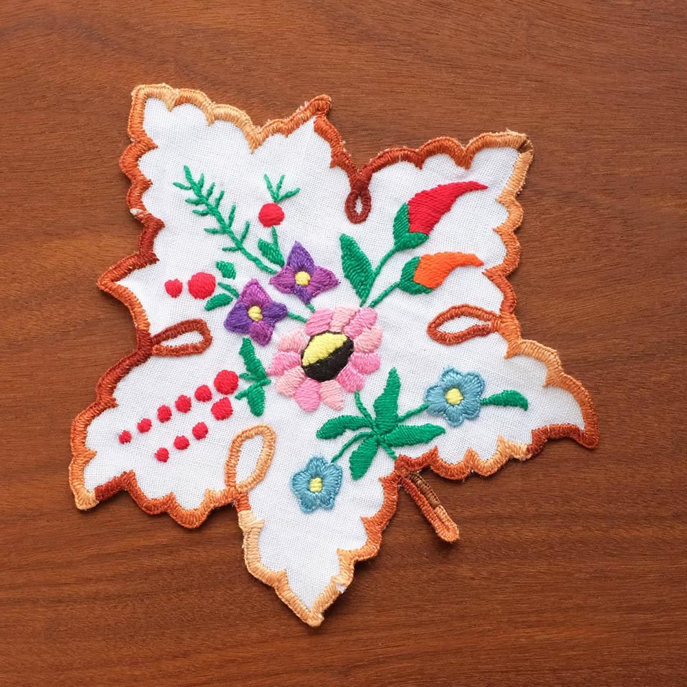 ハンガリーの刺しゅう／カロチャ／楓 - チャルカお買いものサイト