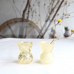 プレスガラスの花瓶（黄色）／チェコ