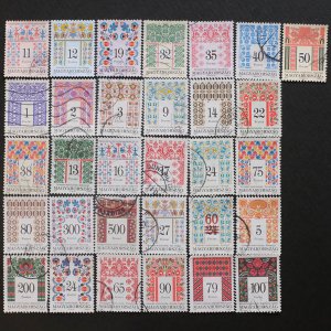 ハンガリーの消印つき刺しゅう切手　31枚セット