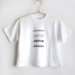 <img class='new_mark_img1' src='https://img.shop-pro.jp/img/new/icons47.gif' style='border:none;display:inline;margin:0px;padding:0px;width:auto;' />【SALE】SWOON ロゴ T-shirts - White