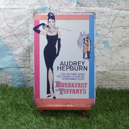 【ブリキ看板】Audrey Hepburn／オードリー・ヘプバーン　ティファニーで朝食を　-L- - -輸入ブリキ看板専門店-　RYUKYU  SHOWCASE