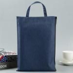 ノベルティ・粗品で人気の「 A4手提げバッグ チャック付き ダークブルー」