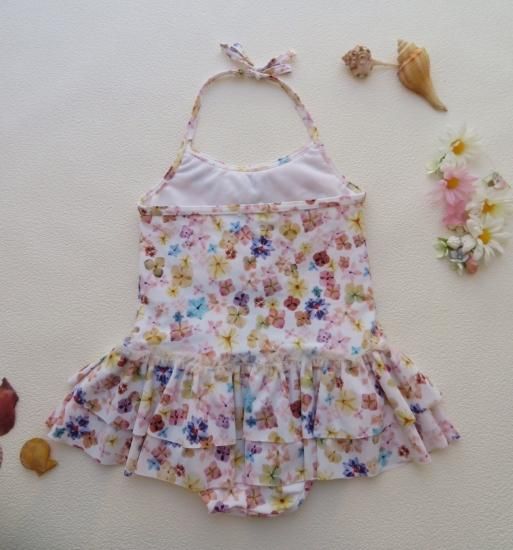 未使用 Tocca トッカ ベージュ パープル お花模様 水着 スイムウエアsize100 未使用 Tocca トッカ ベージュ パープル お花模様 水着 スイムウエアsize100
