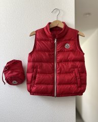 <img class='new_mark_img1' src='https://img.shop-pro.jp/img/new/icons62.gif' style='border:none;display:inline;margin:0px;padding:0px;width:auto;' />MONCLER　モンクレール　red ダウンベスト　size３／１００