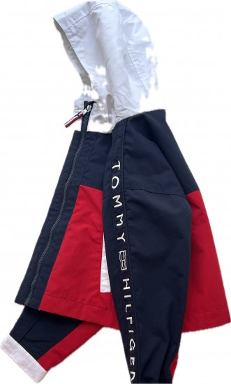 タグ付き未使用　TOMMY HILFIGER トミーヒルフィガー　袖ロゴジャケット　size６〜7