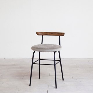 SOM chair walnut｜ソム チェア ウォールナット 布張り<img class='new_mark_img2' src='https://img.shop-pro.jp/img/new/icons7.gif' style='border:none;display:inline;margin:0px;padding:0px;width:auto;' />