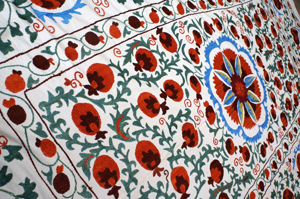 ウズベキスタン　刺繍