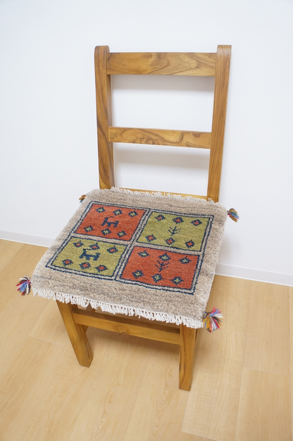 イランの手織り絨毯 ギャッベ 座布団サイズ-3 - シルクロードキャラバン
