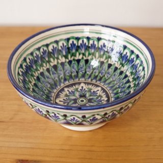 ウズベキスタン　リシタンの陶器　お椀型　白　15ｃｍ 1