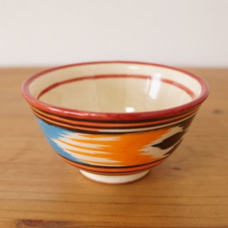 ウズベキスタン　リシタンの陶器　アドラス模様のカップ−0１