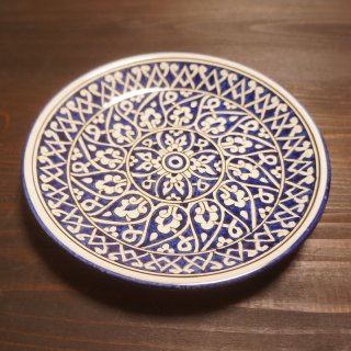ウズベキスタン　リシタンの陶器　皿　青・白　15.2ｃｍ　４