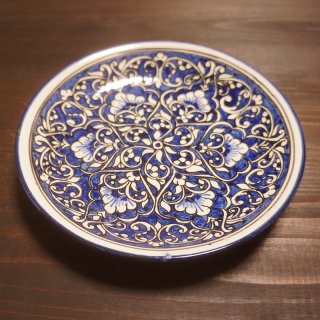 ウズベキスタン　リシタンの陶器　皿　青・白　15.2ｃｍ　５