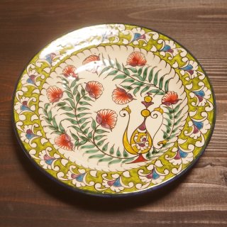 ウズベキスタン　リシタンの陶器　皿　花模様　17.5ｃｍ　２