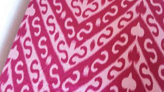 ウズベキスタンのアドラス模様の布地2　テーブルクロスに（カット販売）