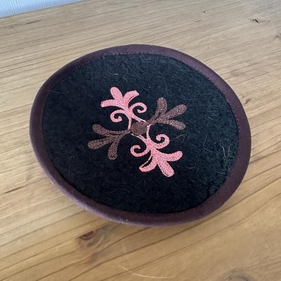 キルギスタン民模様刺繍フェルトポットマット6| 伝統模様の刺繍 キルギスタン民模様刺繍フェルトポットマット6| 伝統模様の刺繍