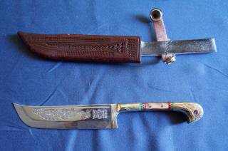 ウイグル人の伝統装飾ナイフ！インギサルナイフ(柄：真鍮,合成樹脂)