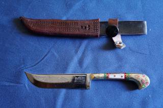 ウイグル人の伝統装飾ナイフ！インギサルナイフ(柄：真鍮,合成樹脂)