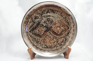 手彫り真鍮皿・大サイズ　(皿立て・フック付属)