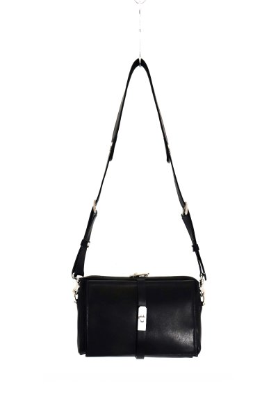 <img class='new_mark_img1' src='https://img.shop-pro.jp/img/new/icons14.gif' style='border:none;display:inline;margin:0px;padding:0px;width:auto;' />SHOULDER BODY BAG<br>OIL LEATHER