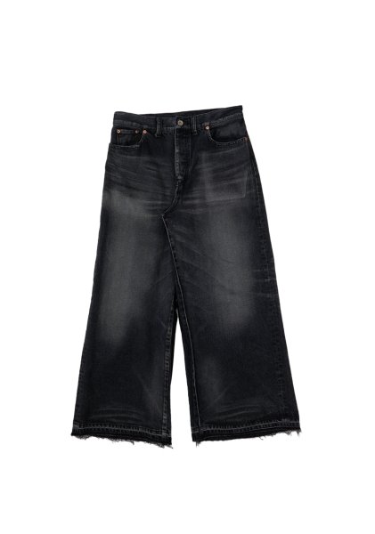 <img class='new_mark_img1' src='https://img.shop-pro.jp/img/new/icons14.gif' style='border:none;display:inline;margin:0px;padding:0px;width:auto;' />SKIRT DETAIL DENIM PANTS <br>(BLACK)