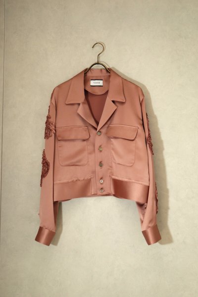 <img class='new_mark_img1' src='https://img.shop-pro.jp/img/new/icons14.gif' style='border:none;display:inline;margin:0px;padding:0px;width:auto;' />EMBROIDERY BLOUSON<br>(PINK)