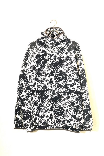 <img class='new_mark_img1' src='https://img.shop-pro.jp/img/new/icons14.gif' style='border:none;display:inline;margin:0px;padding:0px;width:auto;' />Hoodie Camo (White)