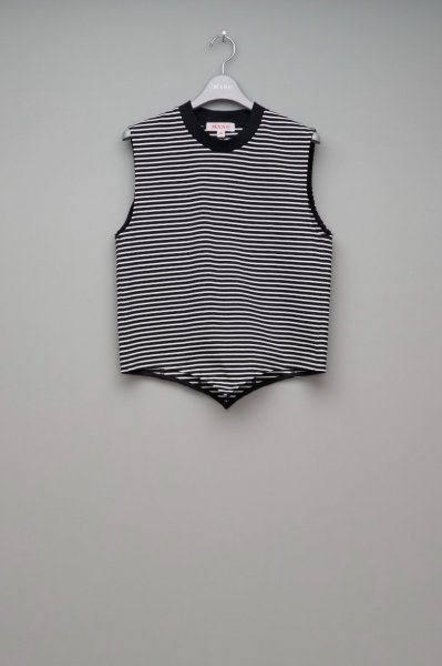 <img class='new_mark_img1' src='https://img.shop-pro.jp/img/new/icons14.gif' style='border:none;display:inline;margin:0px;padding:0px;width:auto;' />MARINE SLEEVELESS TOP<br>(BLACK)