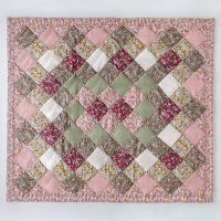 PROJEKTITYYNY◇ Hopscotch 'made with Liberty fabric' baby quilt