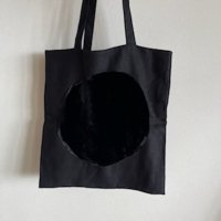 <img class='new_mark_img1' src='https://img.shop-pro.jp/img/new/icons14.gif' style='border:none;display:inline;margin:0px;padding:0px;width:auto;' />CORRELL CORRELL◇ VELVET CIRCLE BAG IN BLACK