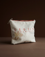 <img class='new_mark_img1' src='https://img.shop-pro.jp/img/new/icons14.gif' style='border:none;display:inline;margin:0px;padding:0px;width:auto;' />Leo Leo◇ CANVAS LEO LEO POUCH - NATURAL