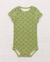 <img class='new_mark_img1' src='https://img.shop-pro.jp/img/new/icons14.gif' style='border:none;display:inline;margin:0px;padding:0px;width:auto;' />Misha and Puff Short Sleeve Lap Onesie Camper Puff Star