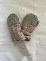 <img class='new_mark_img1' src='https://img.shop-pro.jp/img/new/icons14.gif' style='border:none;display:inline;margin:0px;padding:0px;width:auto;' />SISSEL EDELBO�� LELU MINI MITTENS (A: 1-3Y)